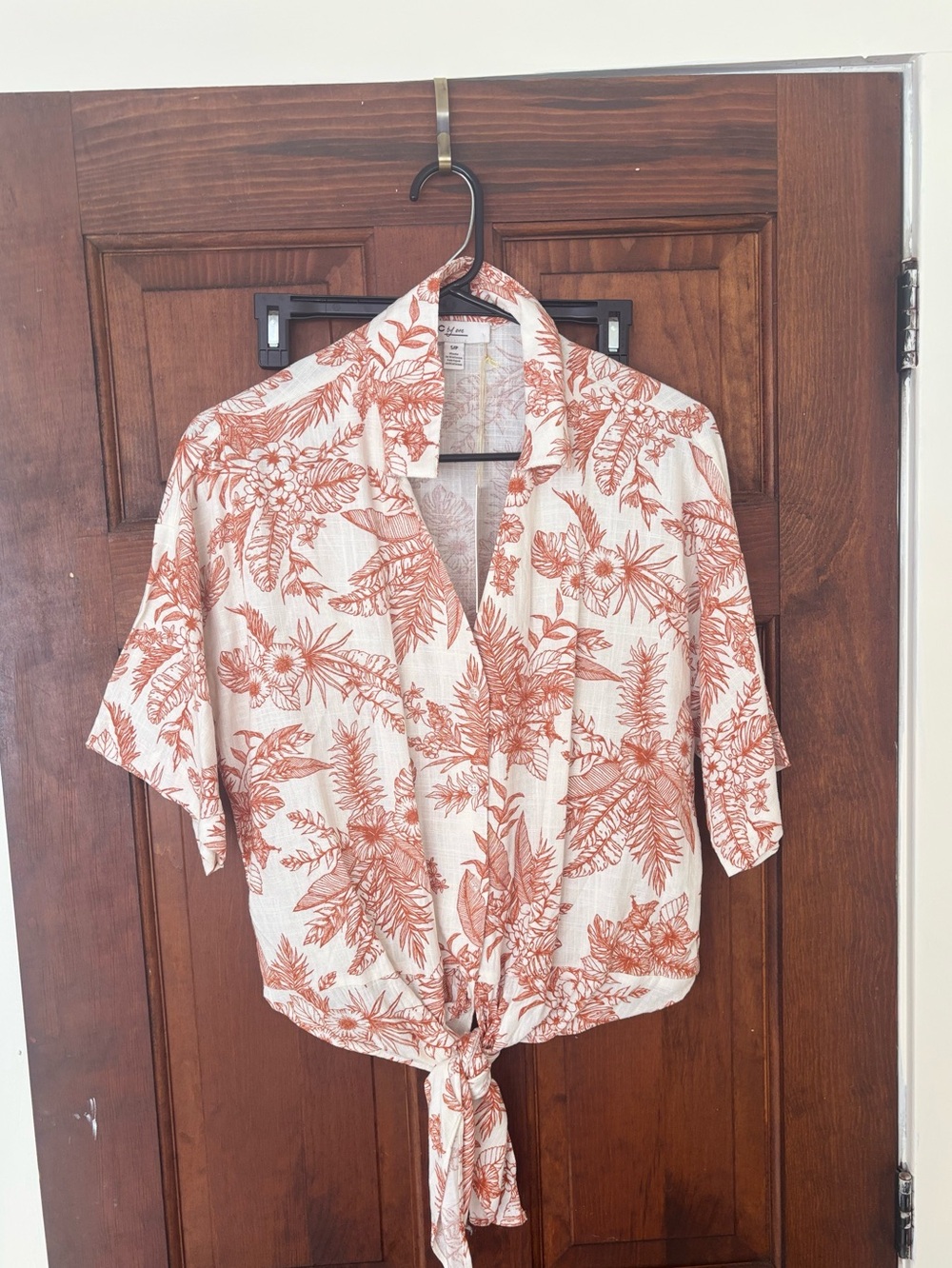 Floral Hawaiian like shirt NWT